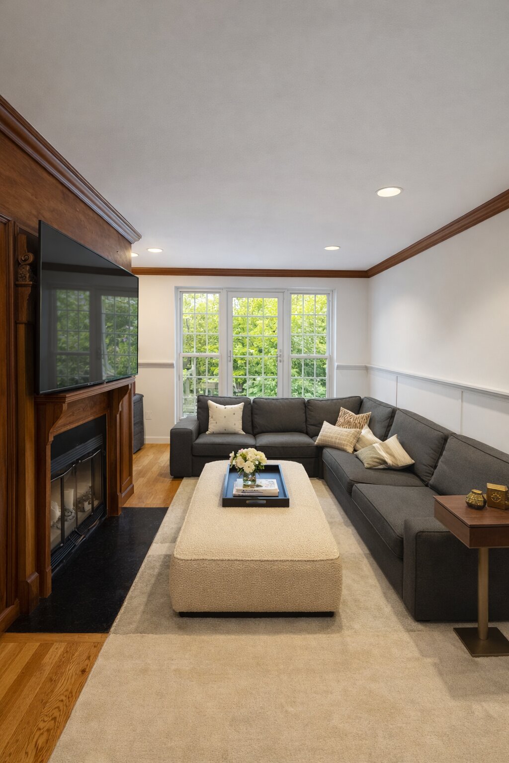 Living room at 449